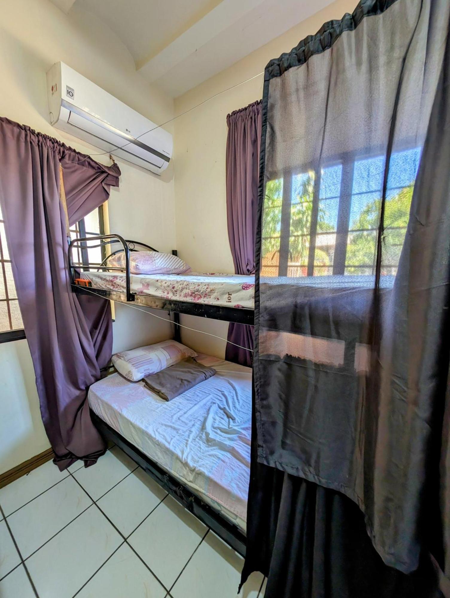 Screaming Gecko Hostel Бусуанга Екстериор снимка