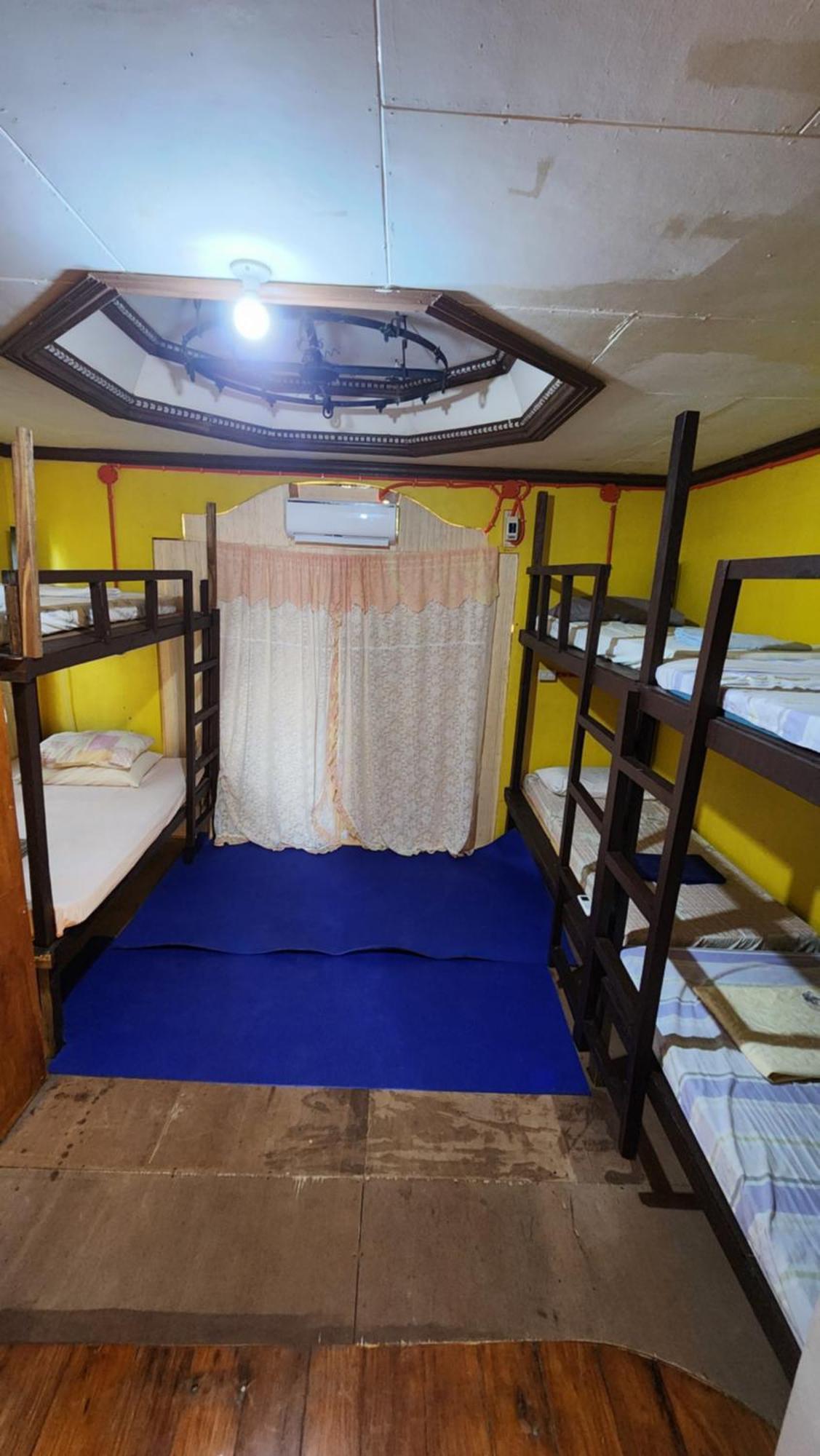 Screaming Gecko Hostel Бусуанга Екстериор снимка