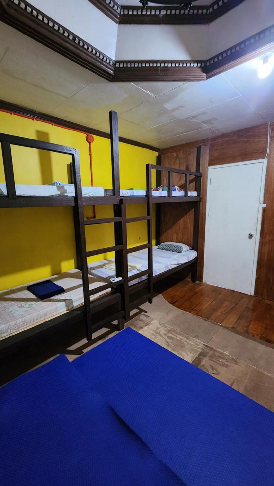 Screaming Gecko Hostel Бусуанга Екстериор снимка